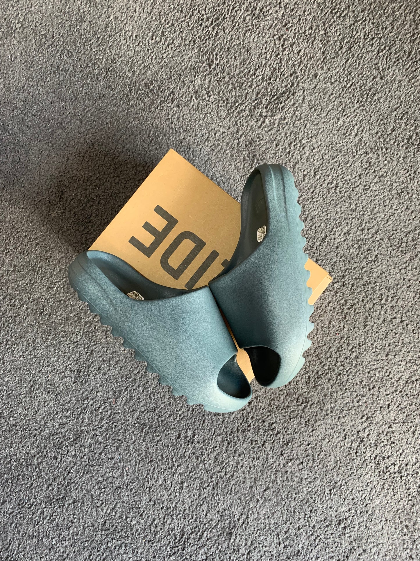Yeezy Slides 'Slate Marine'
