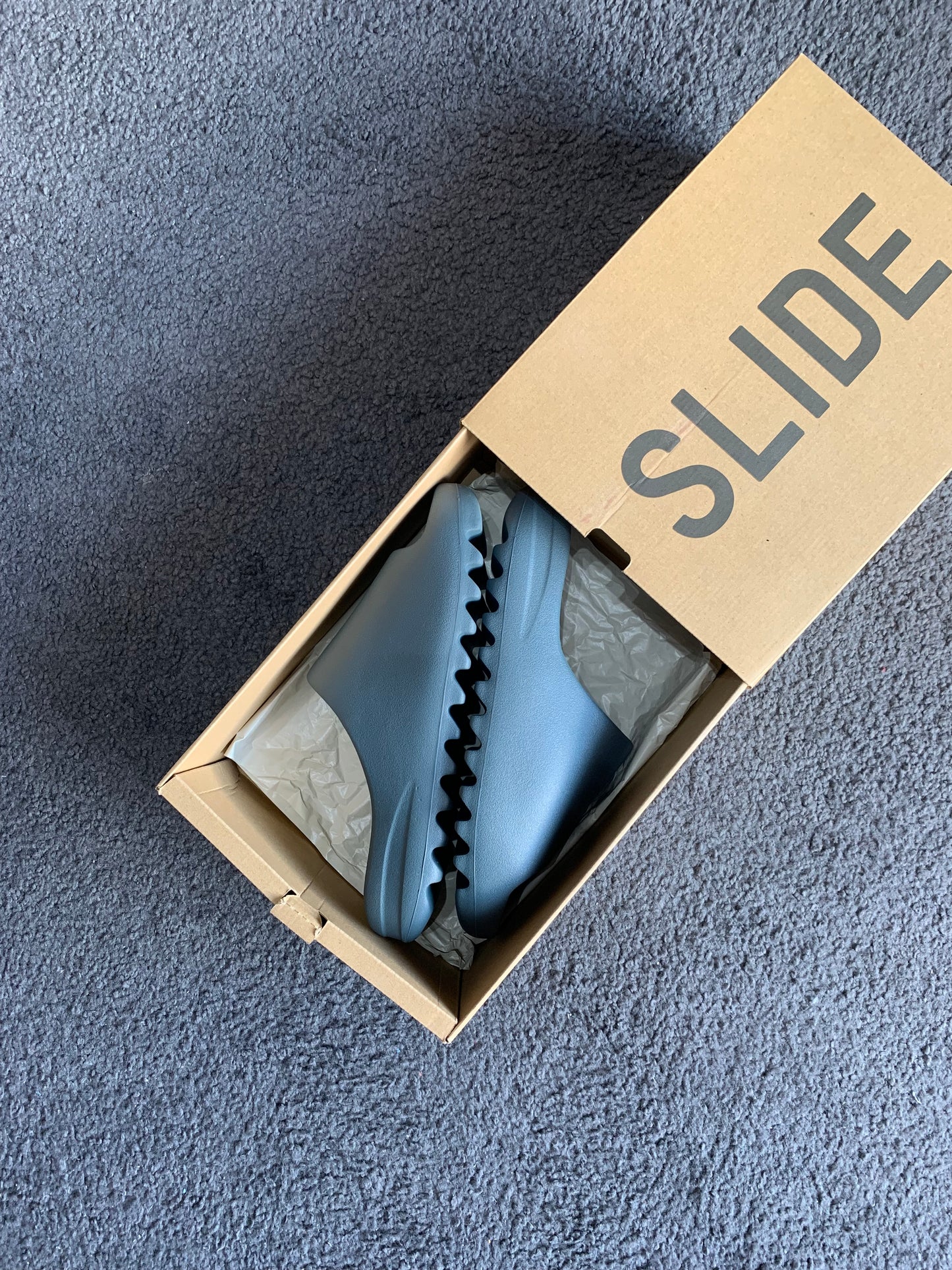 Yeezy Slides 'Slate Marine'
